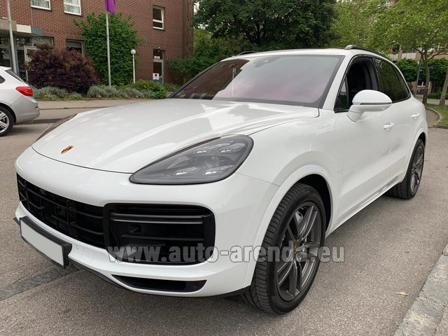 Rental Porsche Cayenne Turbo V8 550 hp in Lisbon