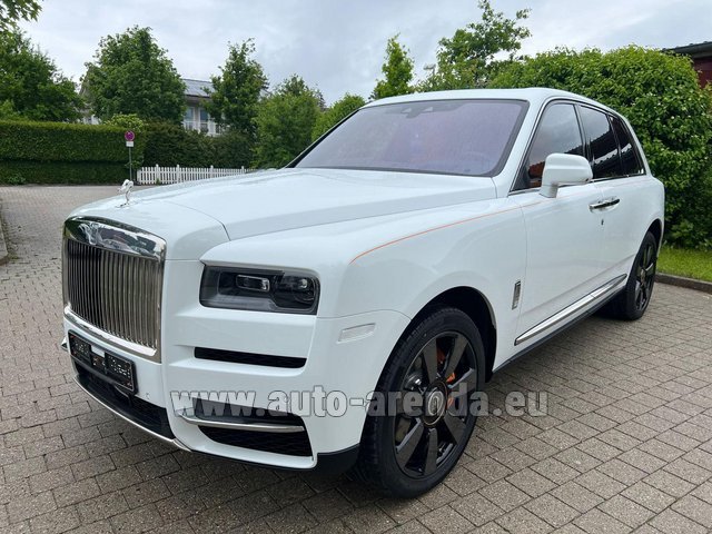 Rental Rolls-Royce Cullinan White in Portugal