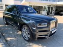 Rent-a-car Rolls-Royce Cullinan Black in Porto, photo 1