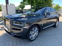Rent-a-car Rolls-Royce Cullinan Black in Porto, photo 2