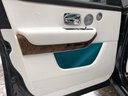 Rent-a-car Rolls-Royce Cullinan Black in Porto, photo 10