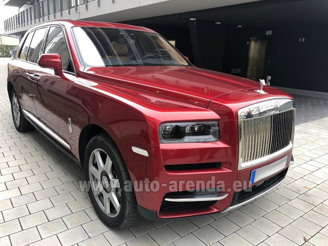 Rental Rolls-Royce Cullinan in Albufeira